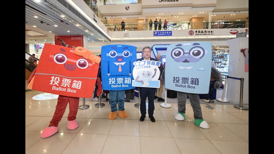 卓永興到青衣呼籲市民投票