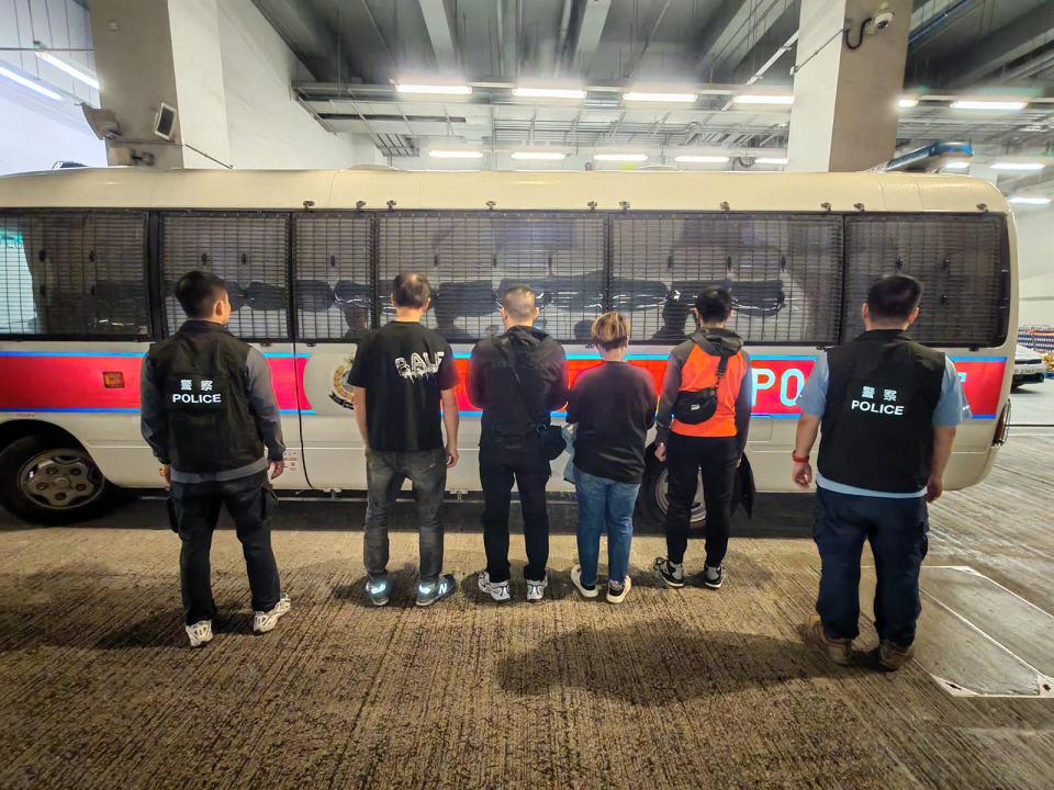 警破油麻地兩個釣魚機賭檔 拘捕9名男女