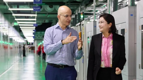 藍思科技:以三大核心優勢競逐AI端側硬體龍頭 公布三年攻堅路線圖