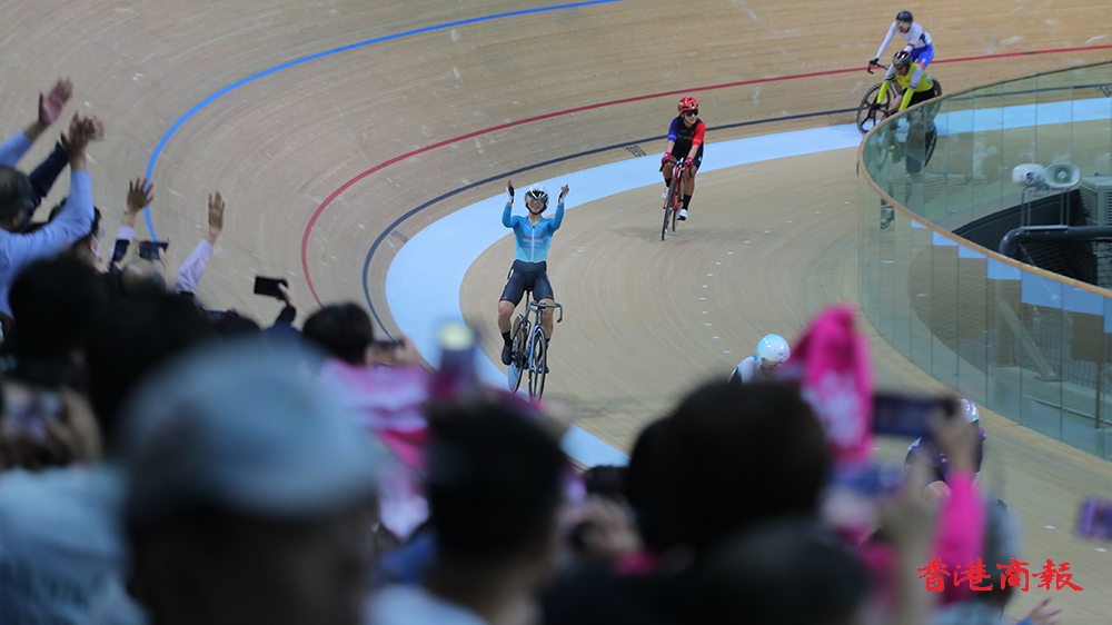 有片｜李思穎奪金繞圈全場歡騰丨中國工商銀行（亞洲）特約