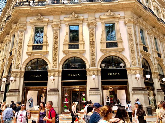 普拉達斥6億向大股東收購米蘭物業