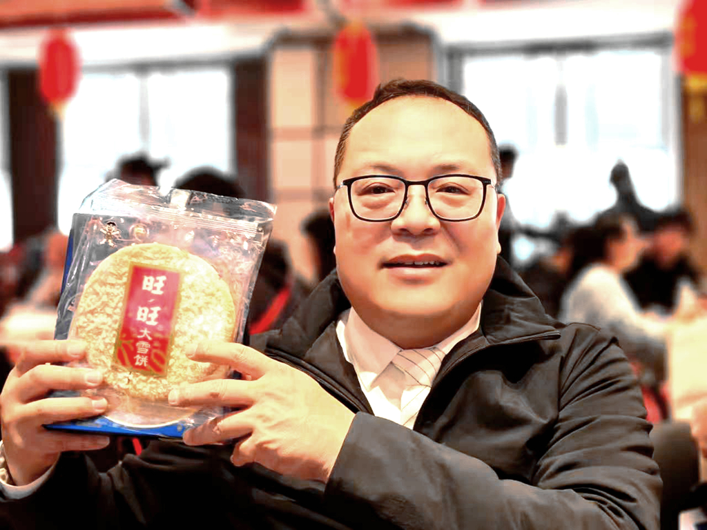 「雪餅比臉大」  旺旺聯名天壇推出「祈福大雪餅」火爆出圈