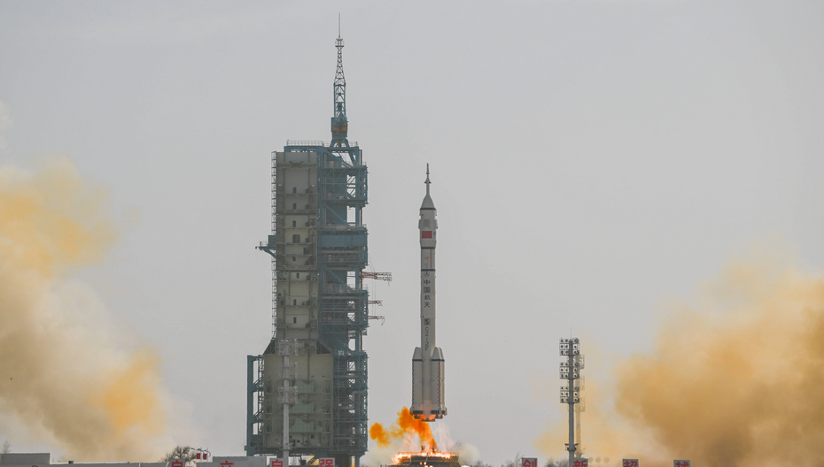神舟二十二號飛船載貨飛赴中國空間站 中國首次應急發射任務取得圓滿成功 