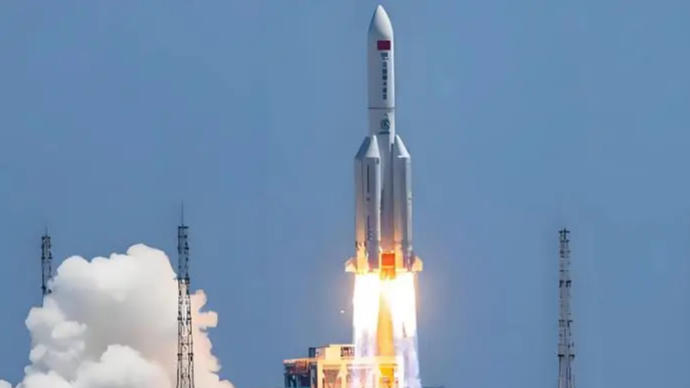 神舟二十二號飛船與空間站組合體完成自主快速交會對接