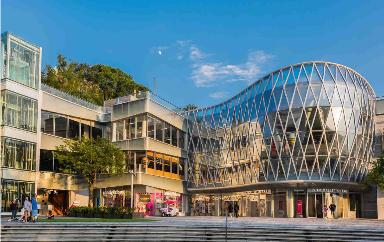 山頂廣場舉辦融匯音樂美食與文創市集盛會