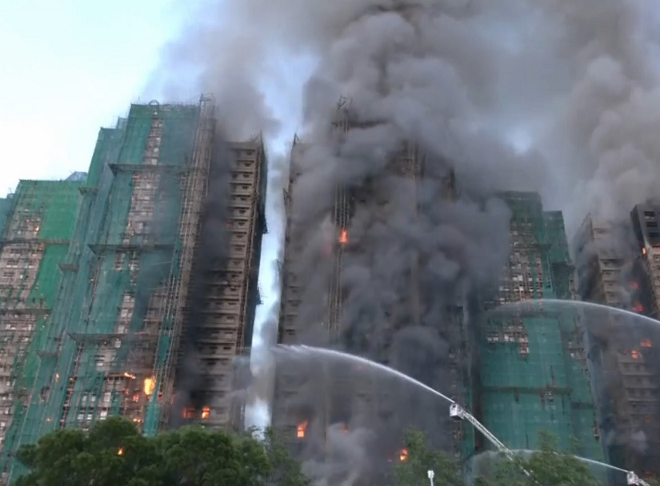 有片〡大埔宏福苑4級火 釀4死3傷包括1名消防員