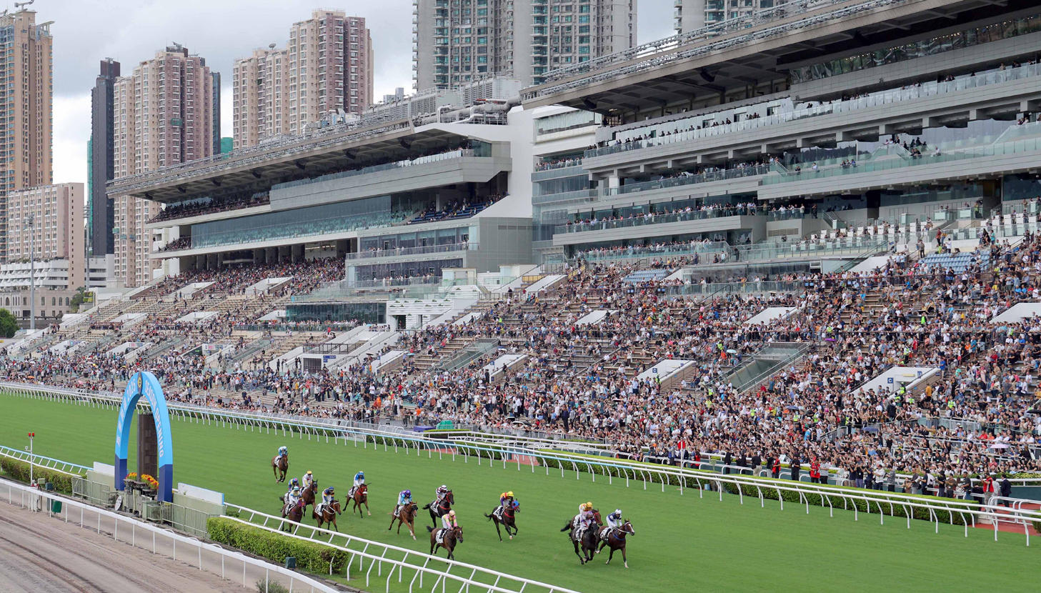 周日賽馬閉門舉行 總收益料7000萬悉數捐出協助受災人士  周六六合彩延至下周二攪珠
