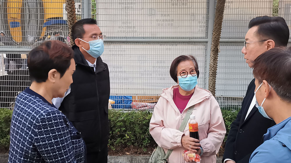 宏福苑大火｜香港四川社團總會聯同相關企業緊急捐款近1700萬港元 支援宏福苑火災救援 向受災會員及居民致以深切慰問