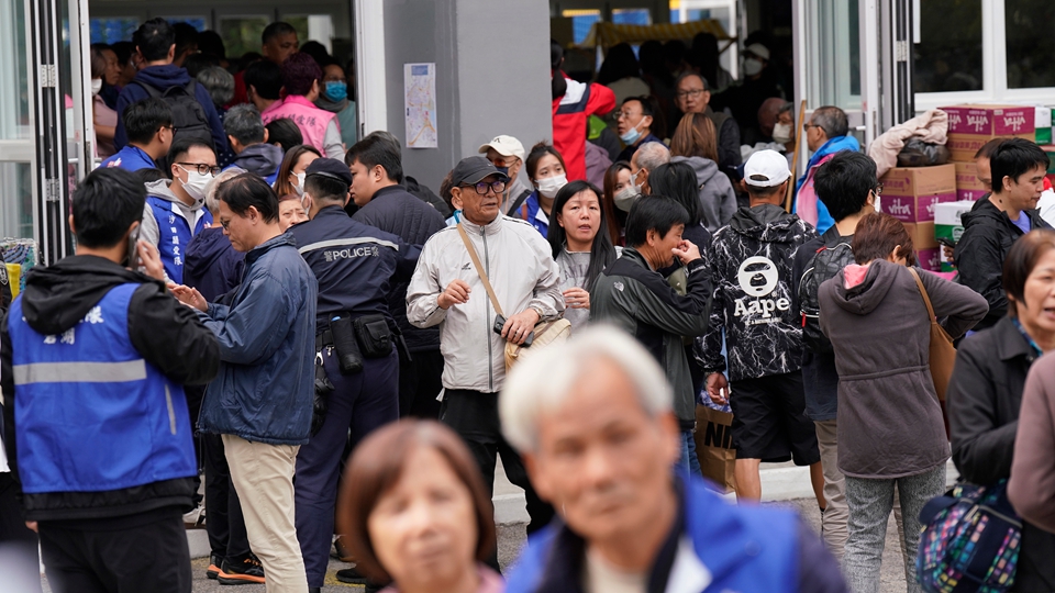 宏福苑大火｜梁宏正：已向1760戶派發1萬應急錢 本周將派發5萬生活津貼