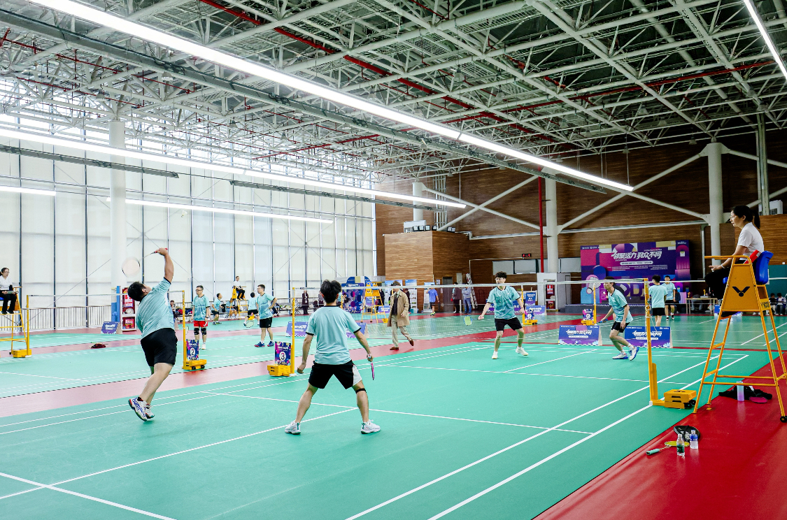  以球會鄰深鐵首屆「鐵友杯」業主羽毛球賽收官