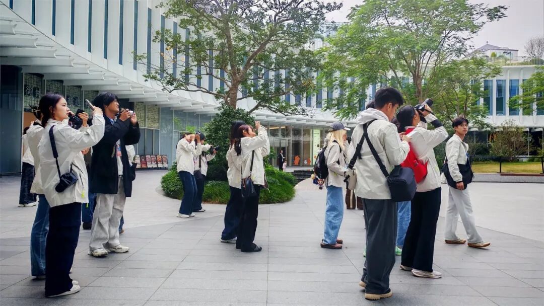     聚焦科技與生態共舞    廣東多所知名高校學子走進東莞長安實地攝影採風