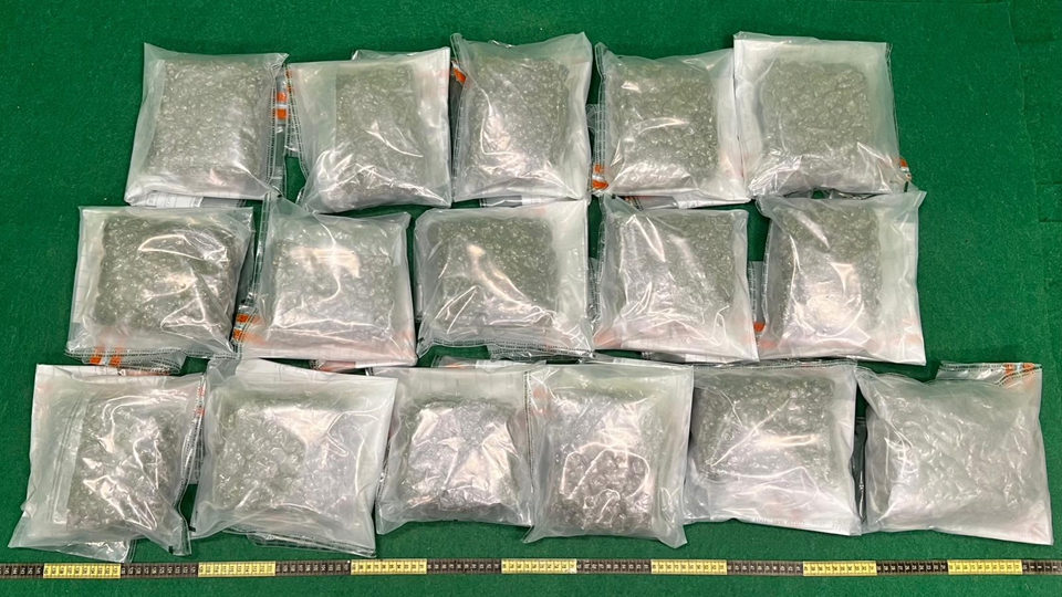 海關機場拘捕32歲曼谷抵港男子 檢值160萬元大麻花