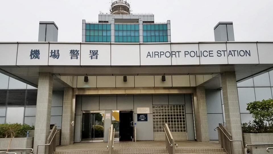 涉兩班航機上盜竊 警拘3內地男涉2100元