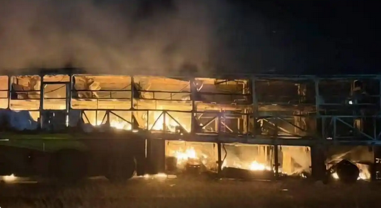 印度一客運大巴與卡車相撞 至少9人死亡 