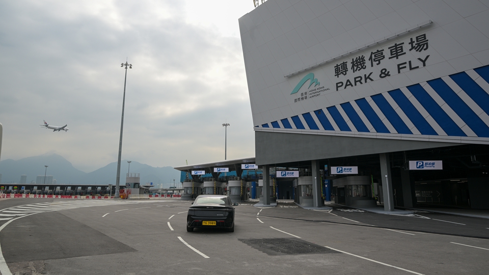 運輸署發牌批准自動車測試 來往大橋香港口岸轉機停車場至機場海天中轉樓
