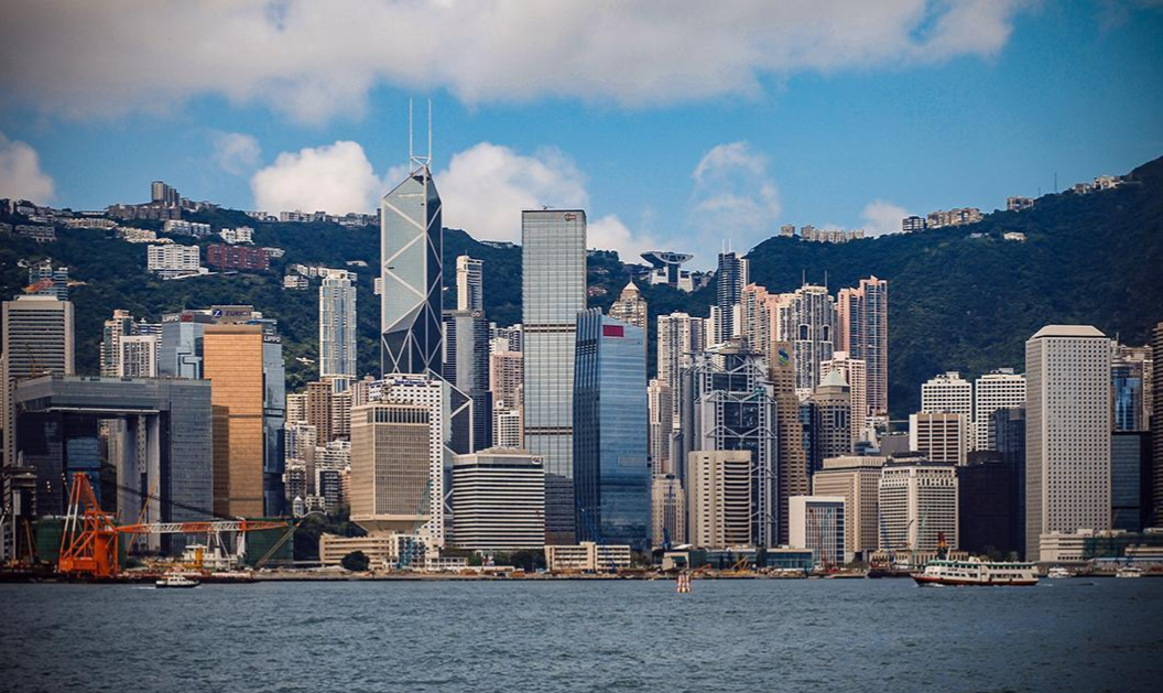 【港商時評】迎難識變 香港經濟邁步向前