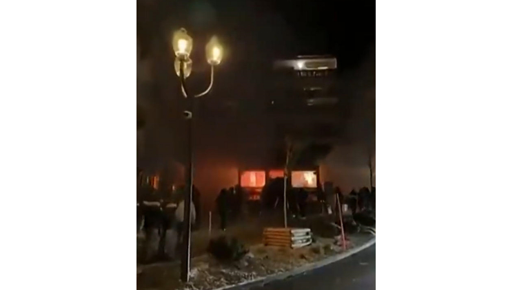 瑞士酒吧火災致約40人喪生 議會大廈國旗將降半旗