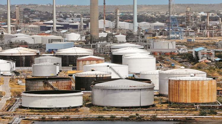 地緣政治風險加劇 供給仍處寬鬆狀態 油價短期劇烈波動惹關注