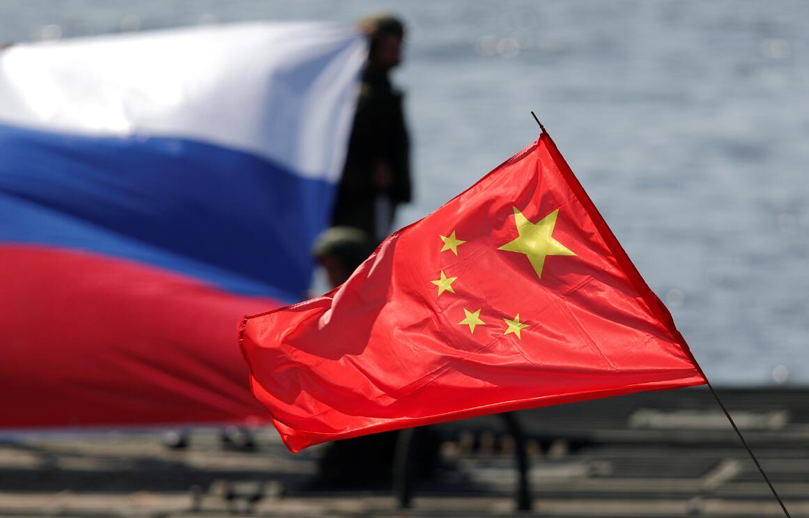 2018年8月3日,中国与俄罗斯国旗,「国际军事比赛-2018」(俄国