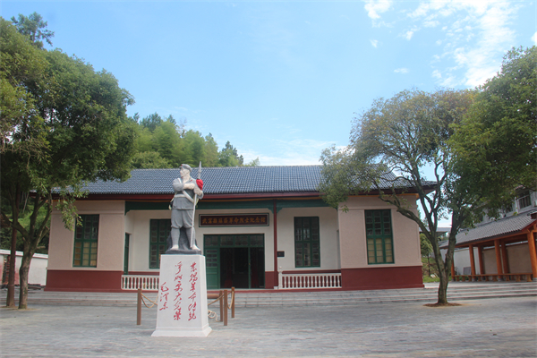 图三 泉口镇路口村的武宁县苏区烈士纪念馆.JPG