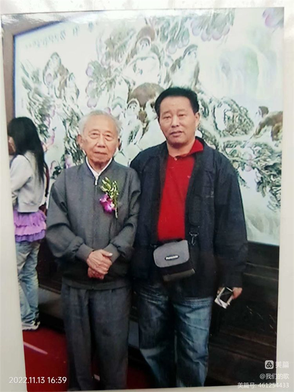 图三 杨文峰与艺术大师王锡良（左）合影.jpg