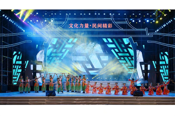 图2-刘丹丽领舞的《竹玲珑》参加2020年湖北省第五届广场舞展演.jpg
