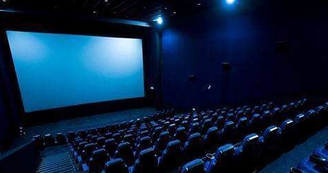 电影放映的线上与线下之争：影院独特性将被取代？