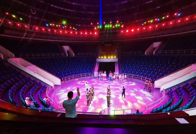 文旅部：剧院等演出场所观众人数不得超过座位数的50%