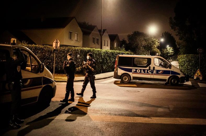 法國教師被殺案：15人被捕 包括4名學生