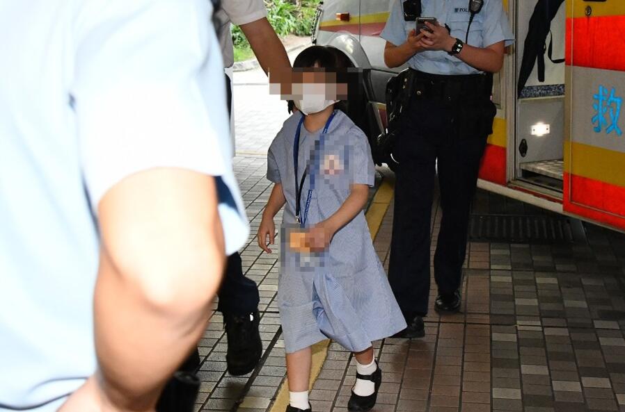 大圍美林邨6岁小學女生被潑油漆須送院 校方譴責惡意行為