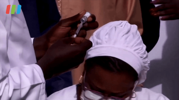 有片丨塞內加爾開始接種中國產的新冠疫苗 衛生部長帶頭接種