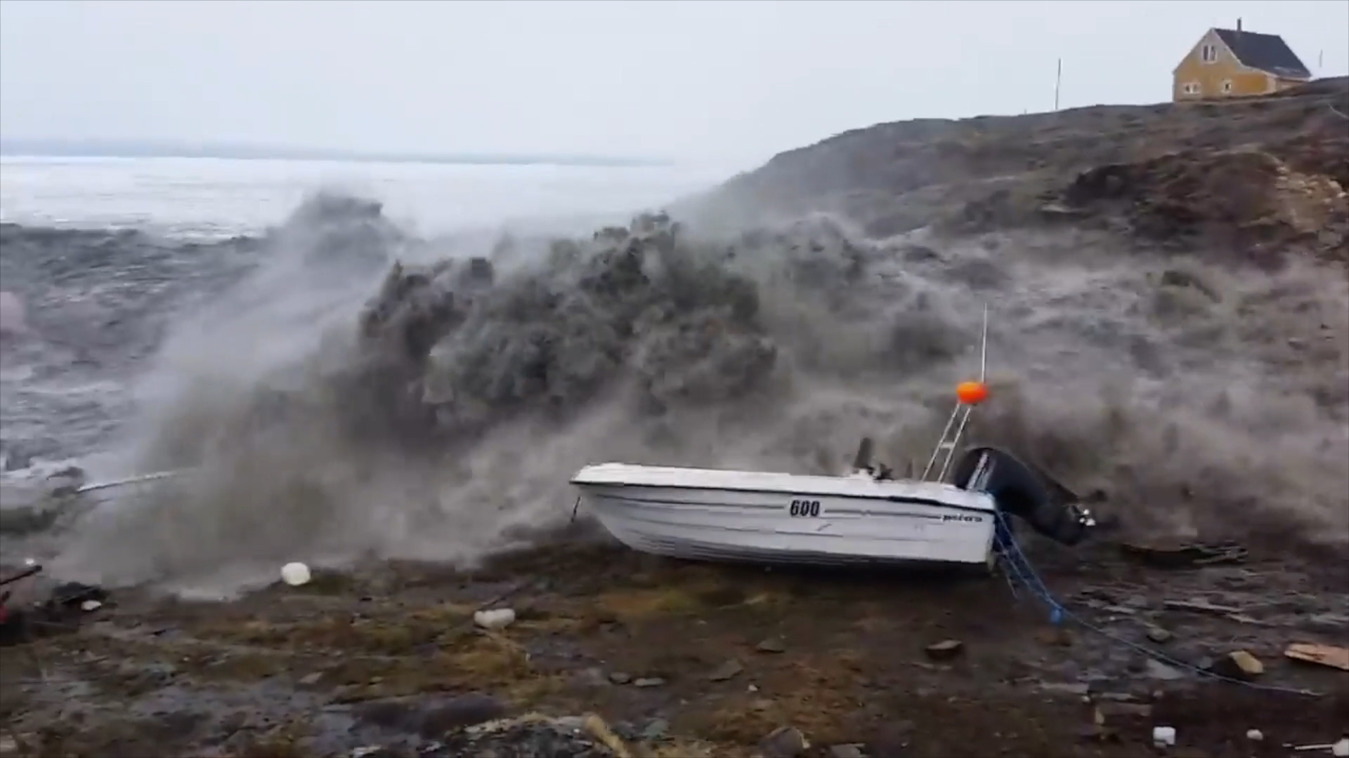 有片丨氣候變暖引發格陵蘭海嘯 冰川融化掀起巨浪