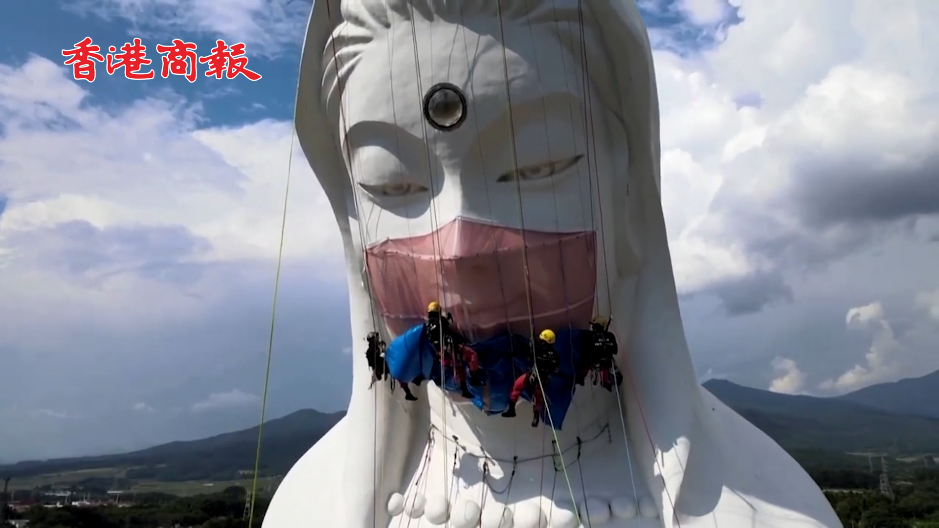 有片丨日本一佛像被戴上巨型口罩 以祈求疫情早日結束