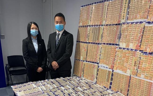 警方打击非法賭博 拘3人檢約1000萬現金