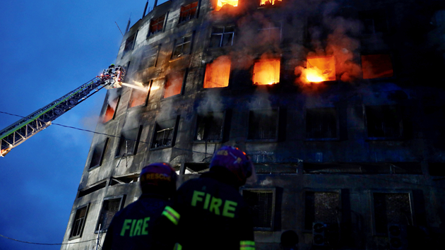 孟加拉食品廠大火致52人死亡 50多人受傷