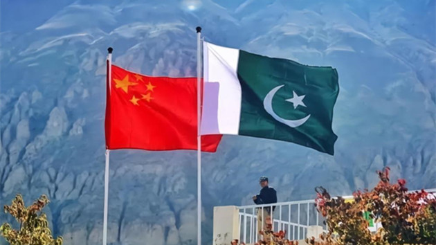 中國駐巴基斯坦大使赴醫院看望部分受傷同胞