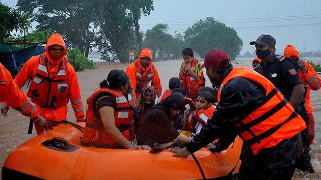 印度暴雨引發山體滑坡 已致39人死數十人被困
