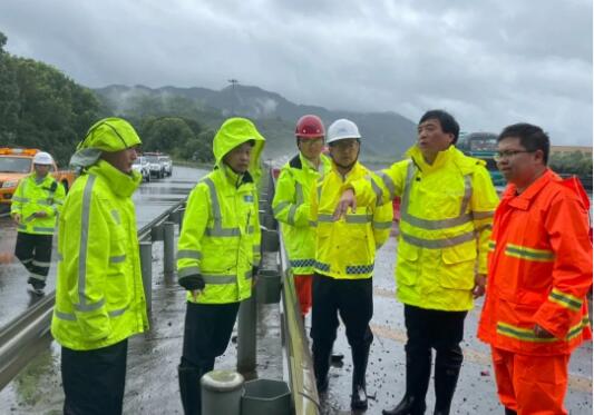 颱風「煙花」將登陸江浙沿海 中央氣象台發布橙色預警