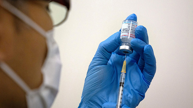 日本沖繩再發現莫德納疫苗含異物