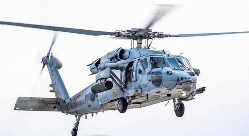 美軍一架直升機執行飛行任務時墜海 5人失蹤