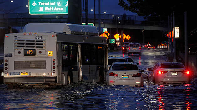 創紀錄暴雨洪水襲紐約多人死 白思豪宣布進入緊急狀態