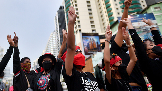 不滿政府抗疫不力 泰國示威者揚言每日上街 