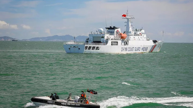 中國海警艦艇編隊11月19日在我釣魚島領海巡航
