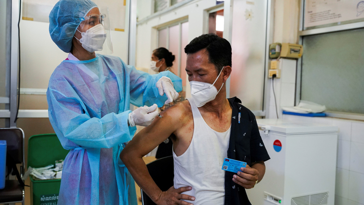 柬埔寨超1400萬人接種新冠疫苗