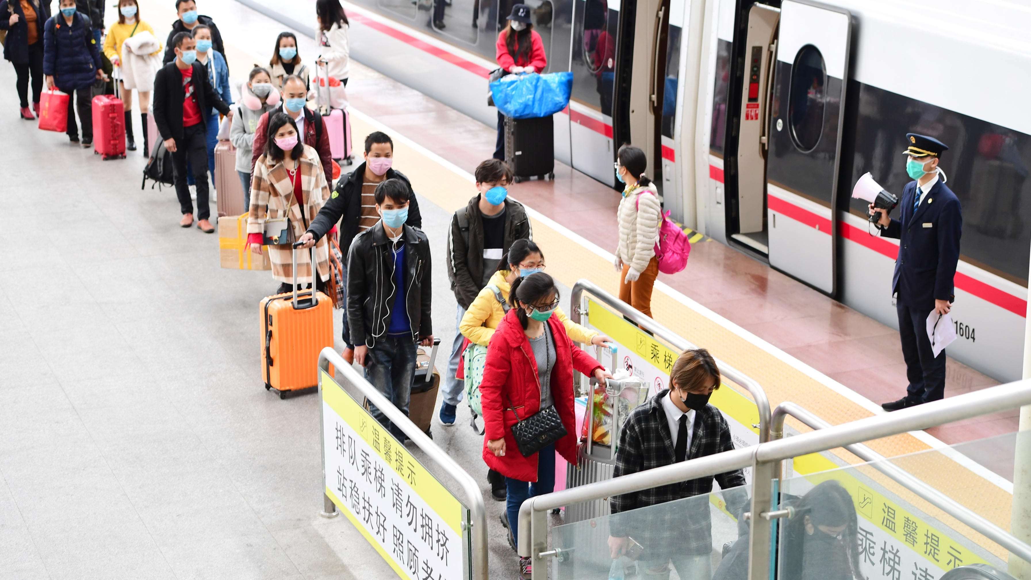 34.86萬人次！深圳鐵路6日迎節後首個返程客流高峰