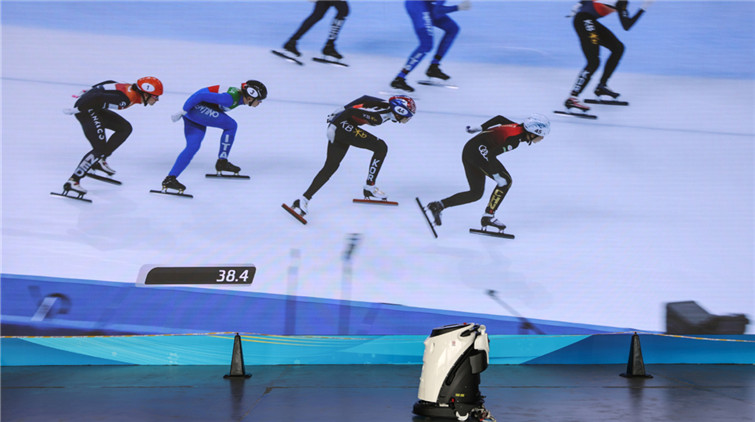 冰雪賽場上機械人：為冬奧保駕護航 為賽事智慧賦能