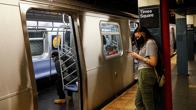美國紐約地鐵襲擊案激增 部分站點將加裝月台門