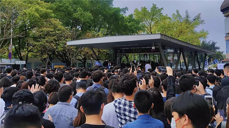 直擊深圳返工日  活力滿滿「榮」者歸來