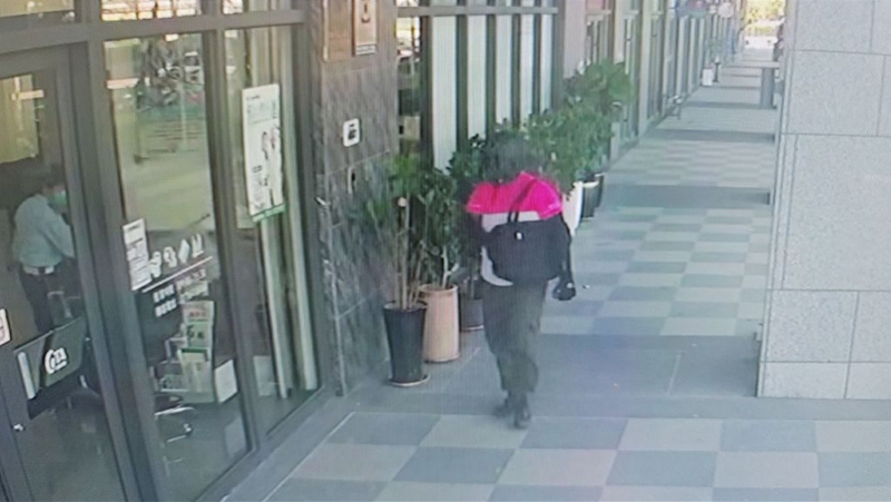 台灣一男子持槍和辣椒水搶劫銀行 警方正全力追緝