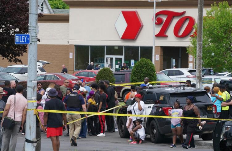 美國紐約州一超市發生槍擊事件造成10死3傷